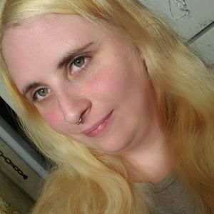 Meet your Posher, Elaina